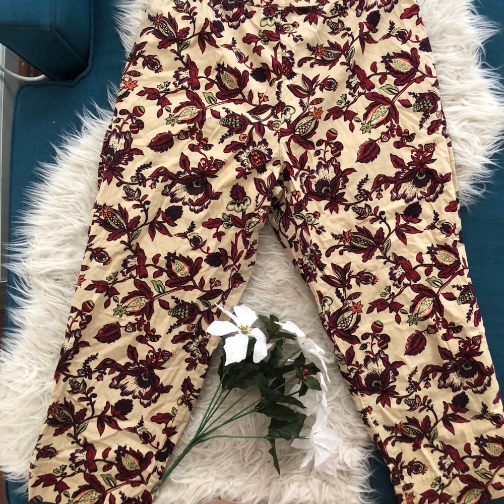 High waisted floral capri pants